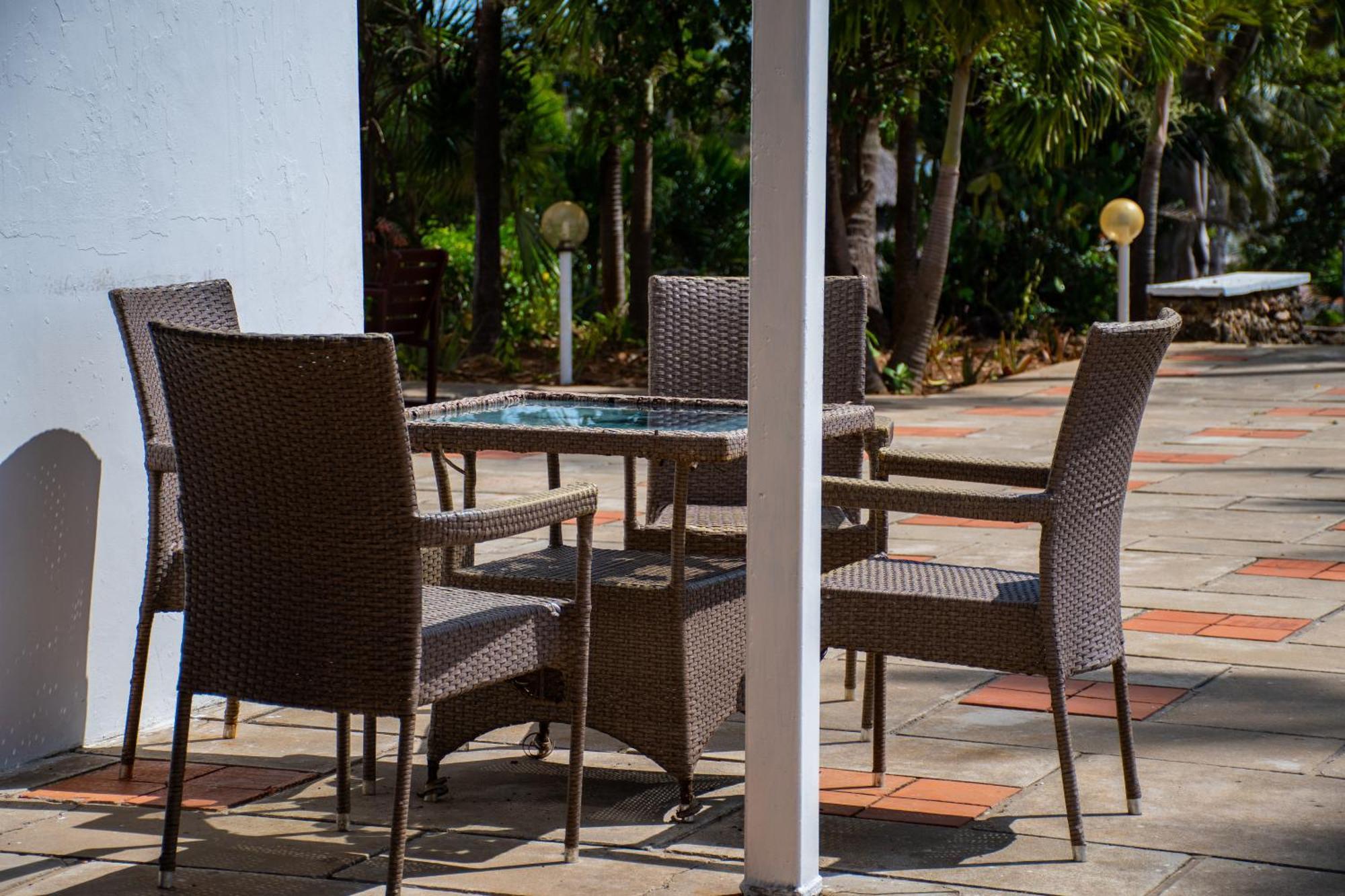 Mombasa Beach Hotel Экстерьер фото