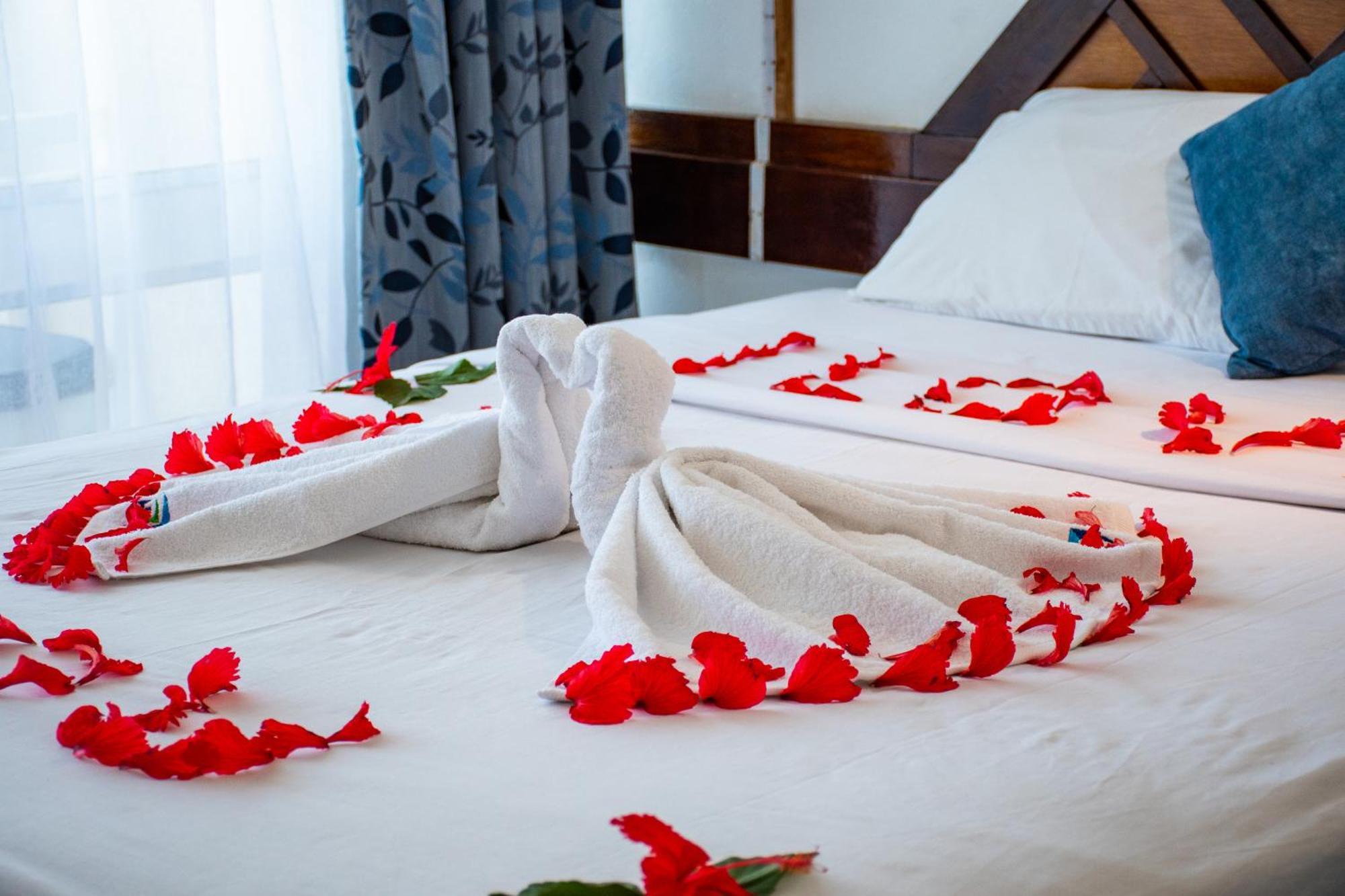 Mombasa Beach Hotel Экстерьер фото